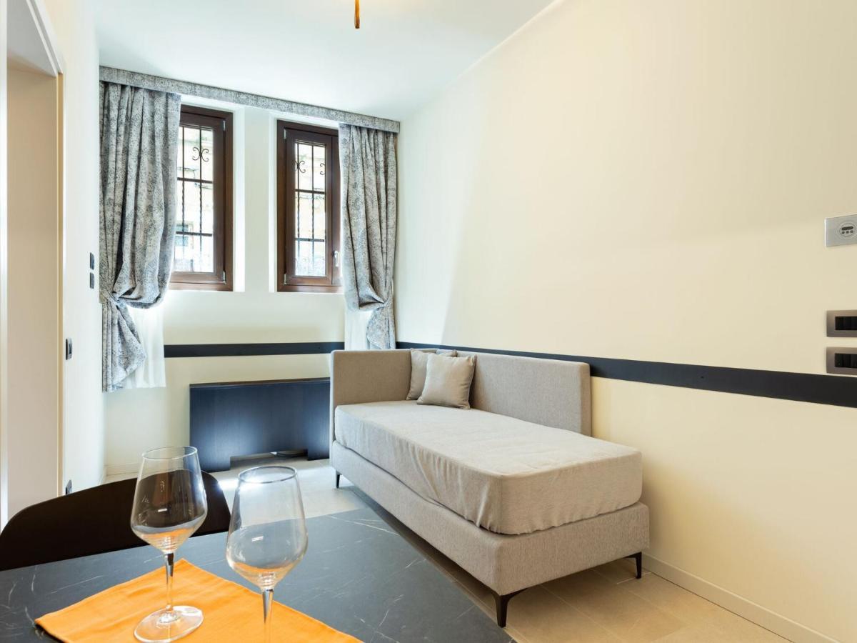 Brand New Boutique In The Heart Of Apartment
