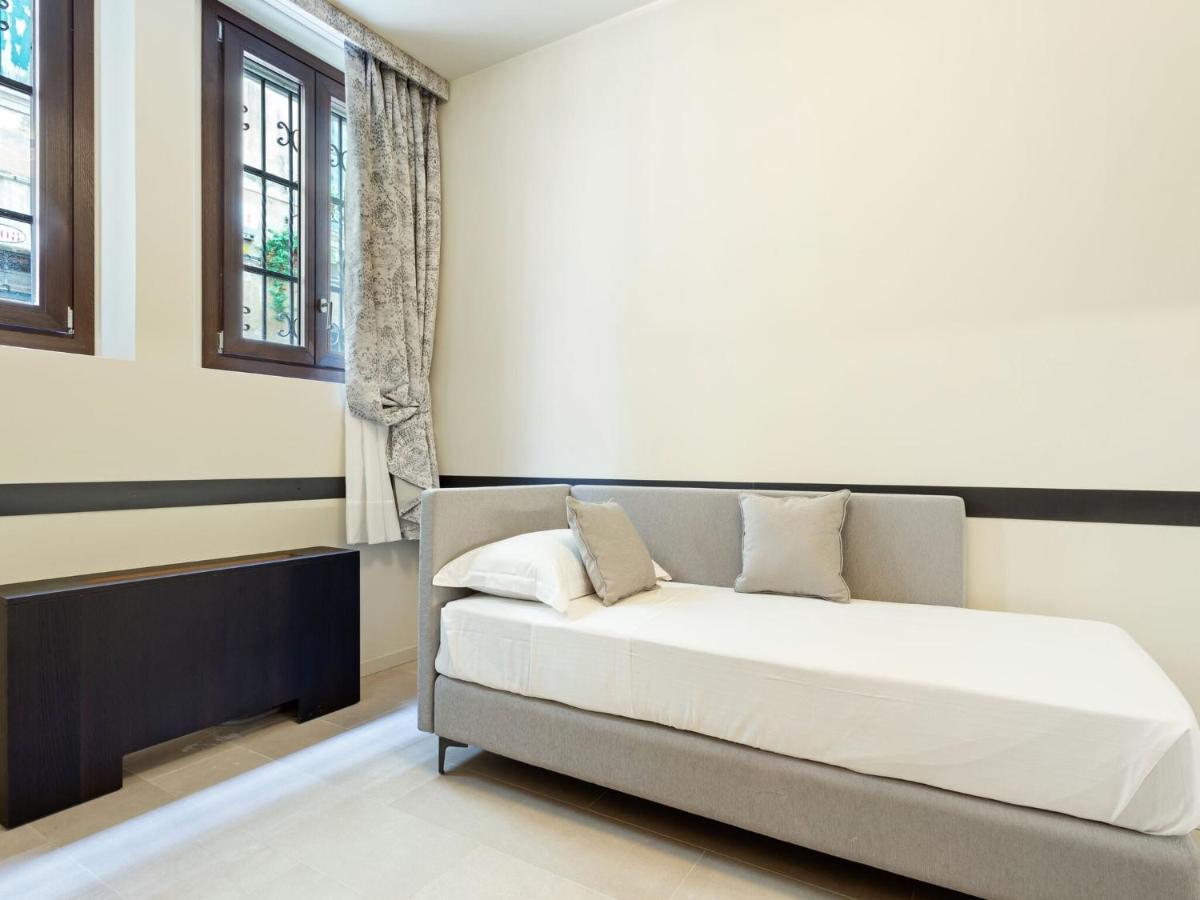 Brand New Boutique In The Heart Of * Venezia
